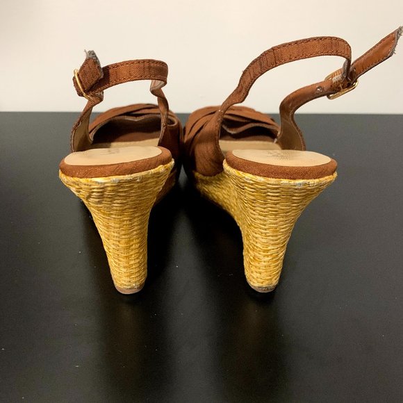 Le Chateau Peep Toe Wedges - Picture 5 of 8